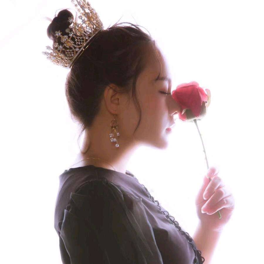 芳芳.