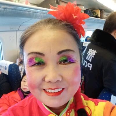 舞者景香花领舞的人