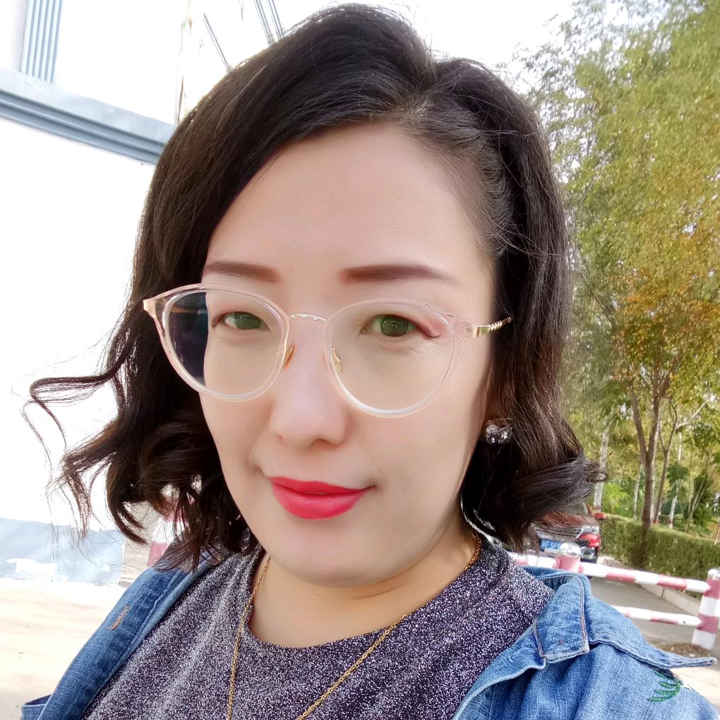 蒂安蓝眼睛宝宝