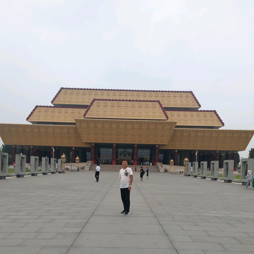 李威