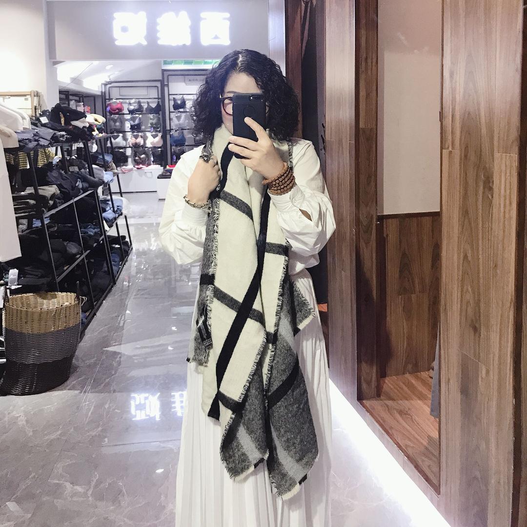 红玉服饰