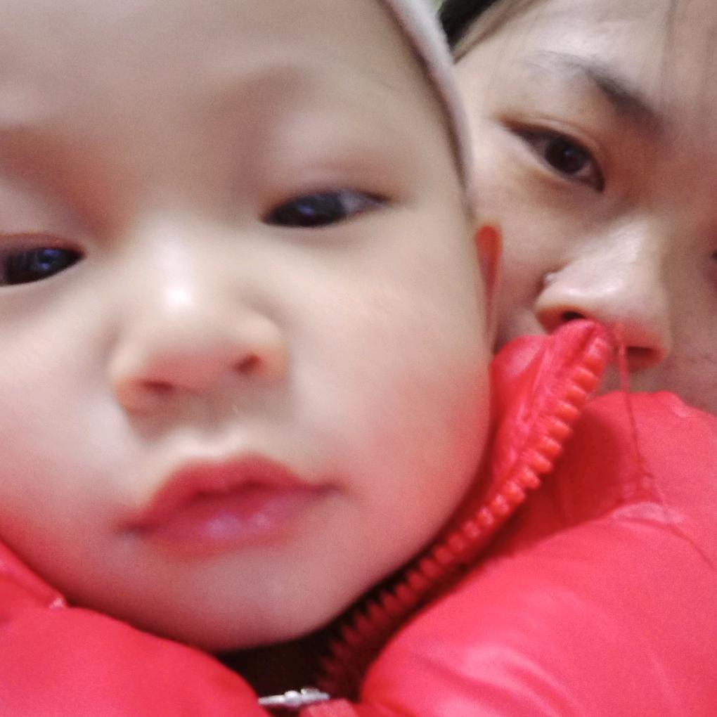 光头强袁玲批发瓜子饼干