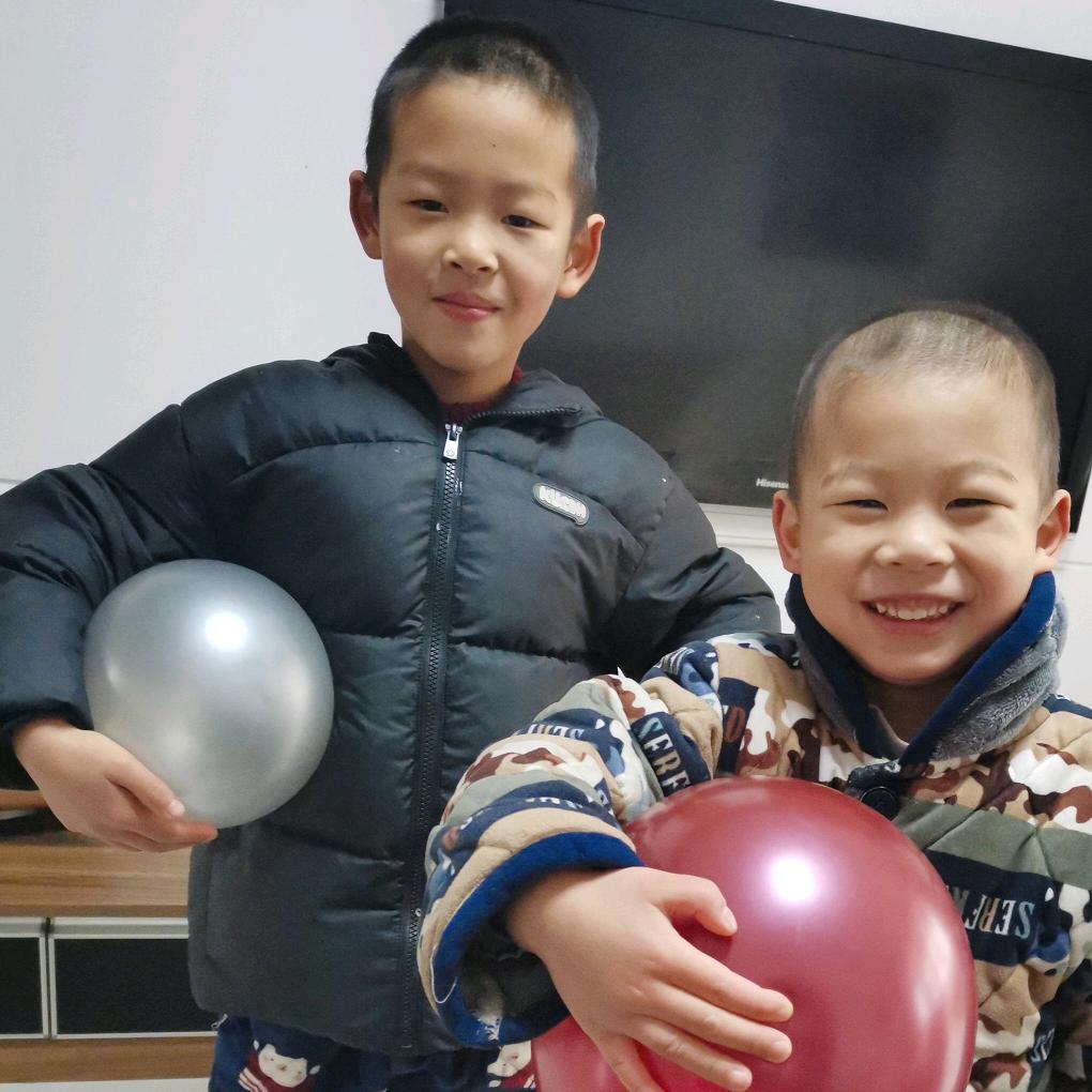 轩轩哲哲🐯（偶像罗嘉良）