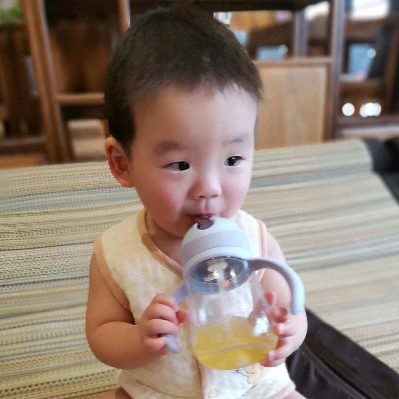 大头娃娃小一哥