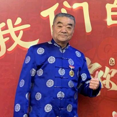 导游陈严