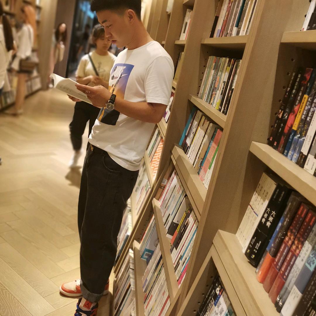 卖智能家居的小哥哥