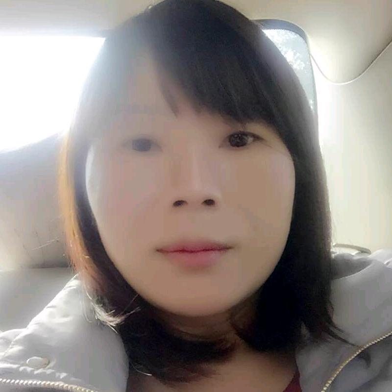 李珍珍。