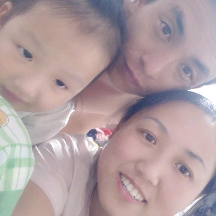 小波车行，雅迪电车