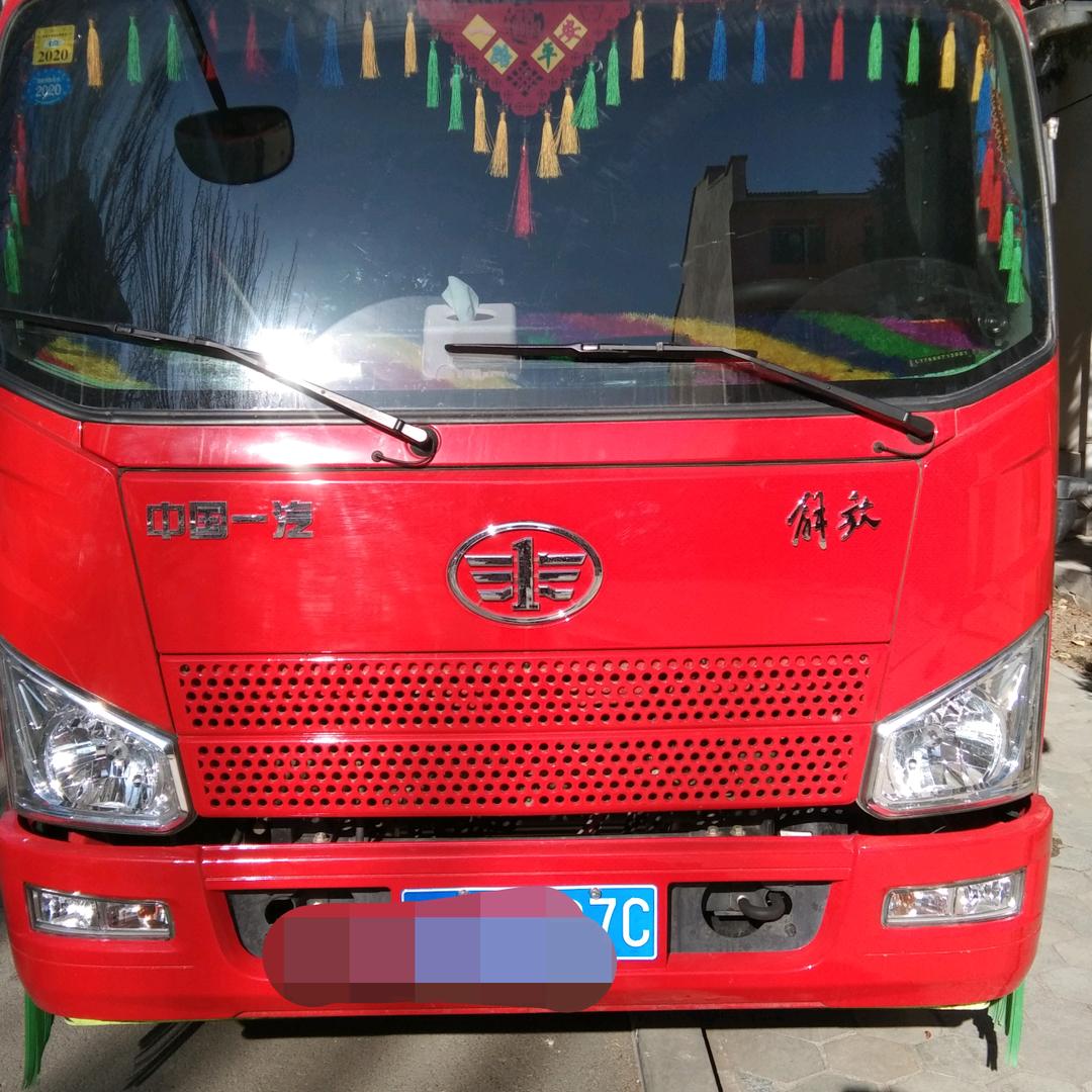 A三轴爬梯车