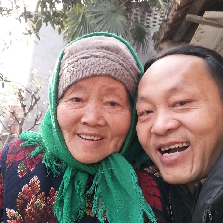 乐于助人快乐一生