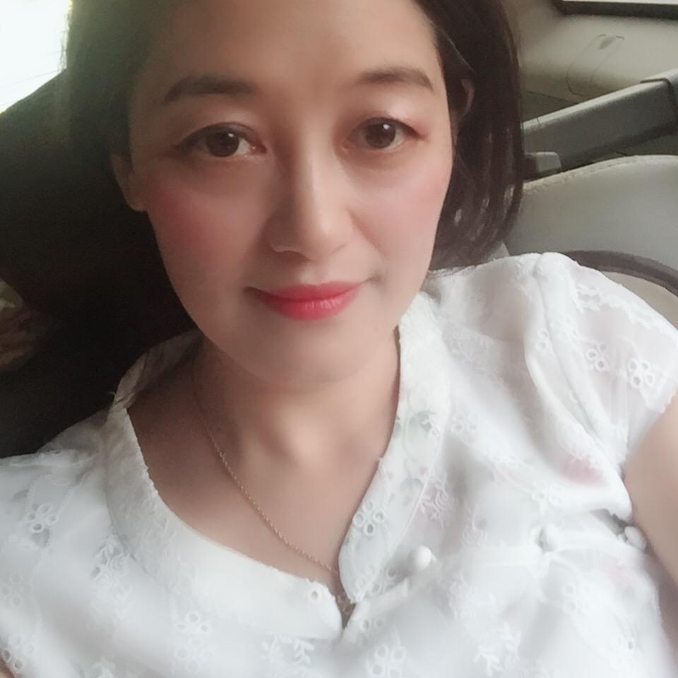 俐俐橱窗