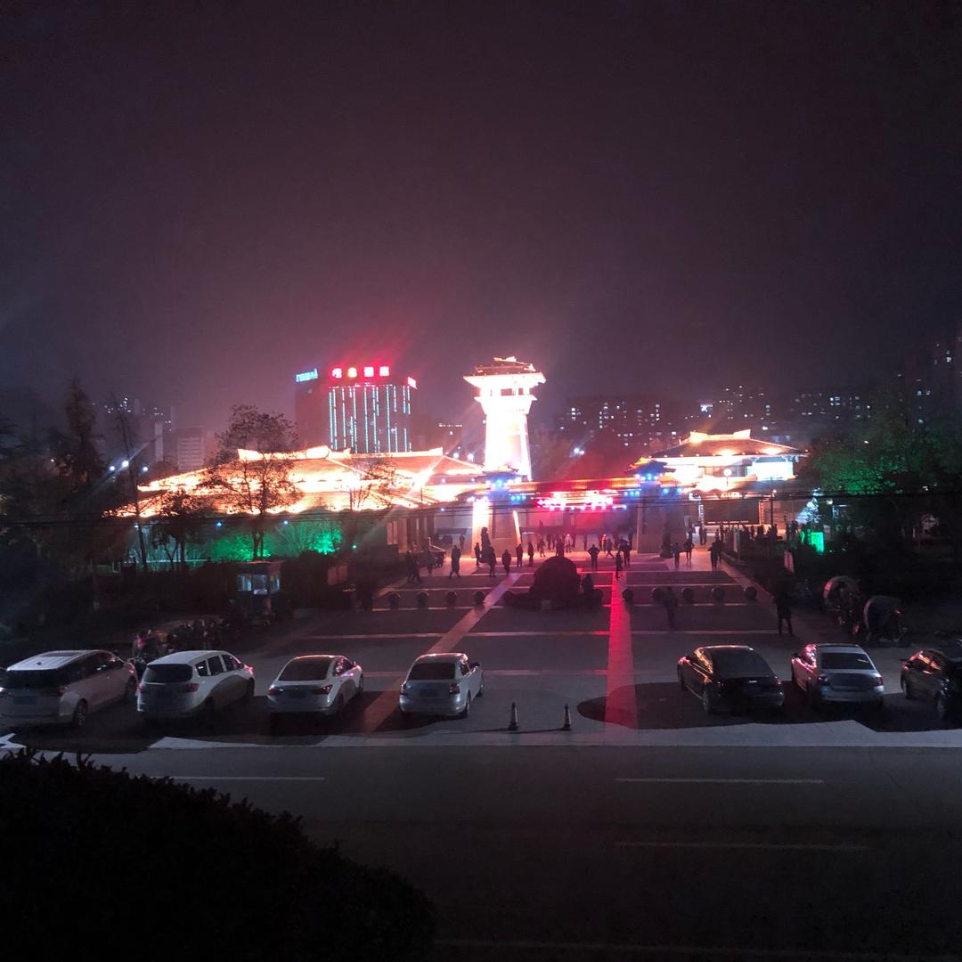 峰高无坦途