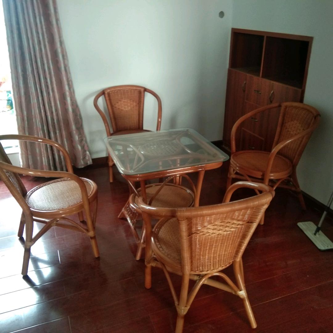 安装家具。搬家。车装家具在东洲三轮车送货