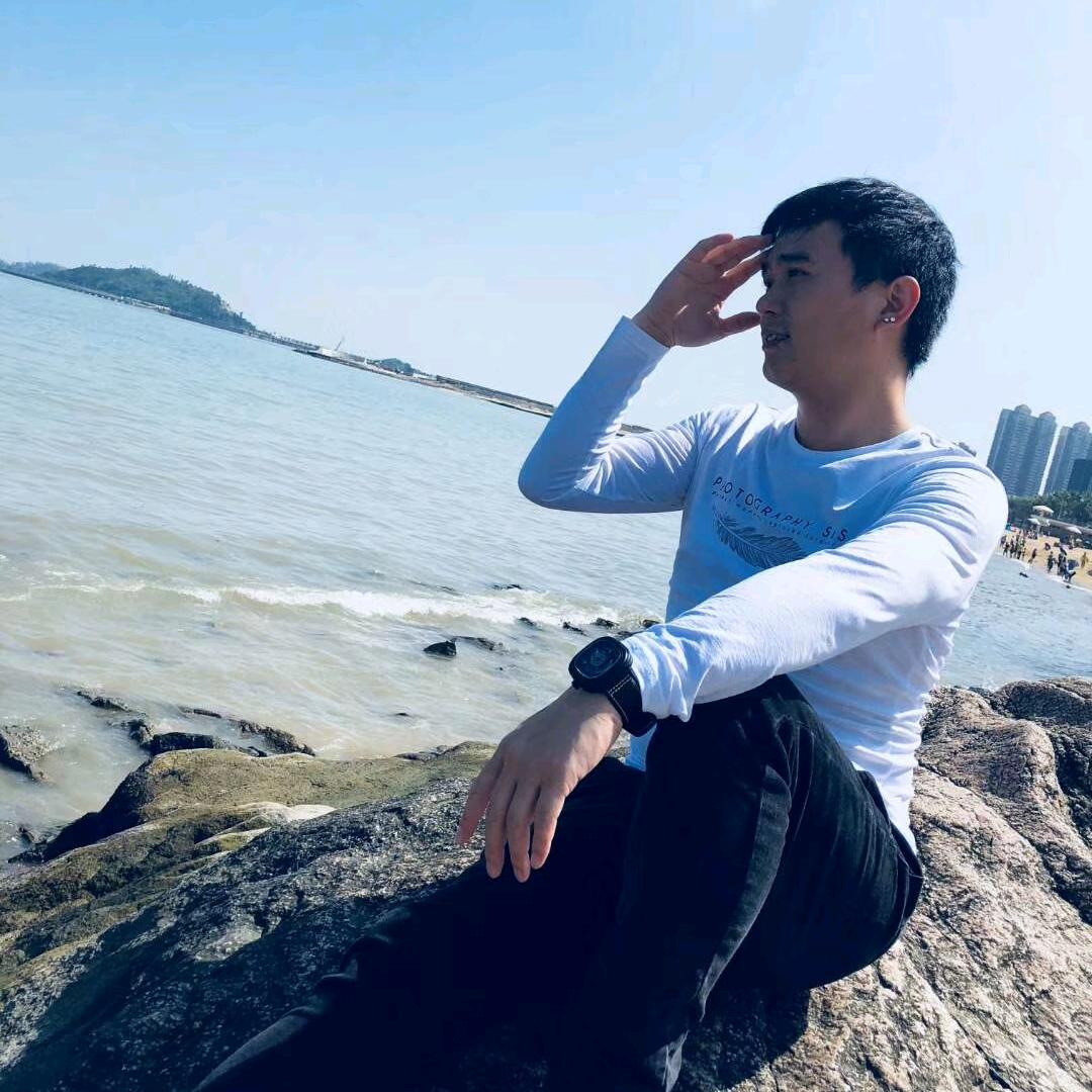 Aaron设计师（夏林明）