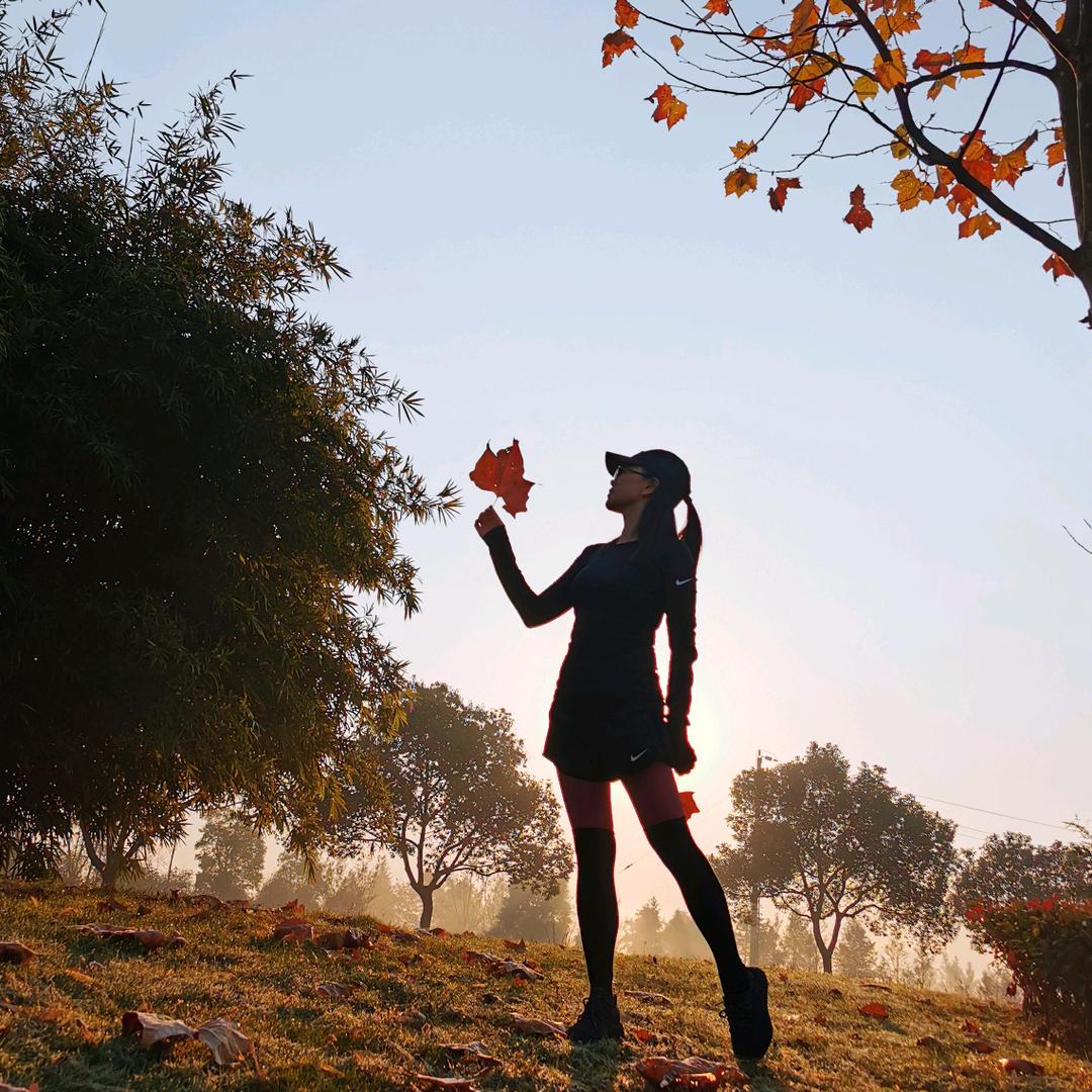 奇凡服饰工厂店薇