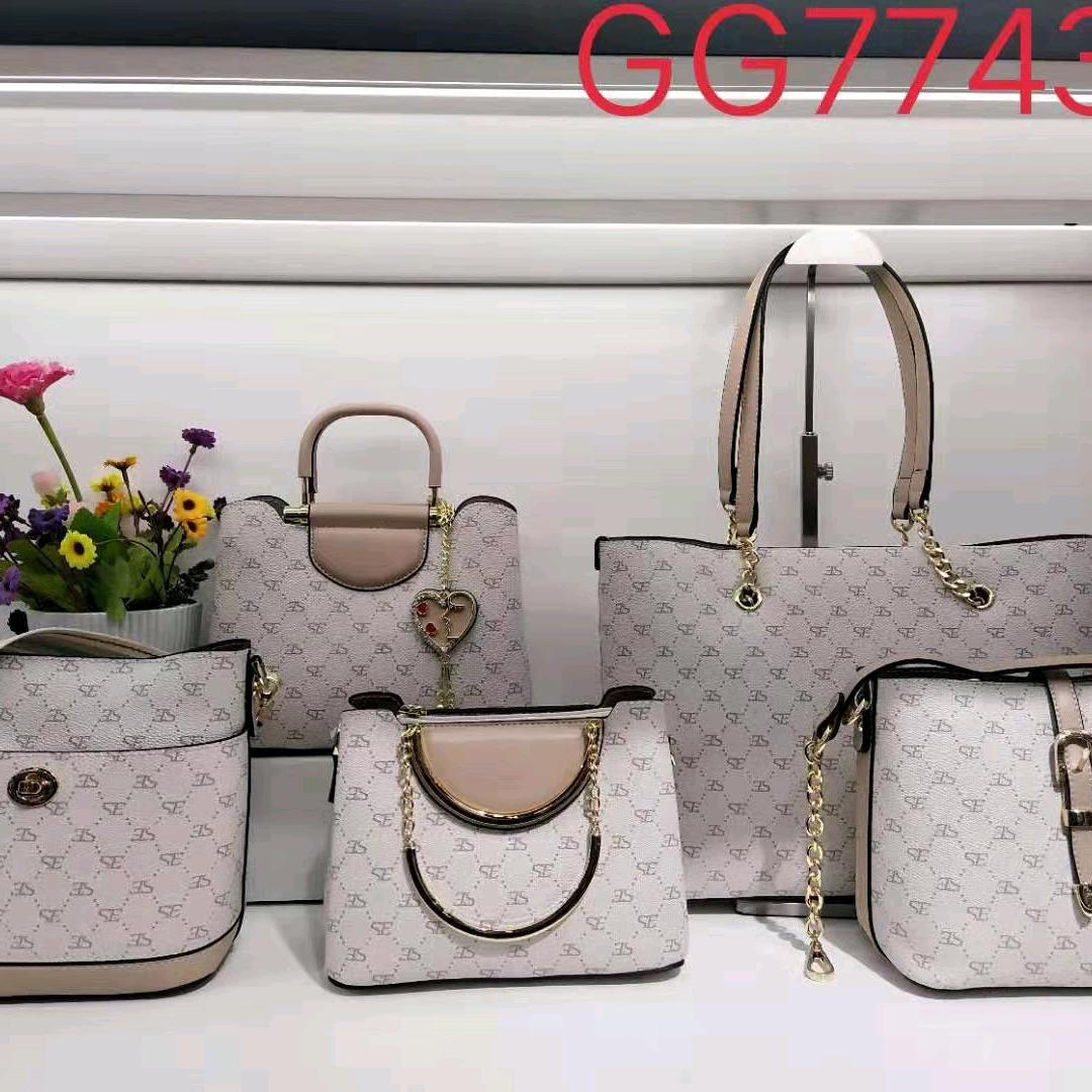 泸西县啄木鸟袋鼠随缘箱包店