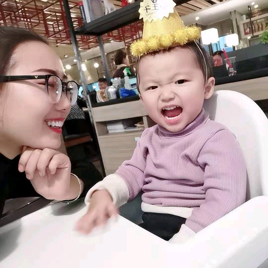 小依总