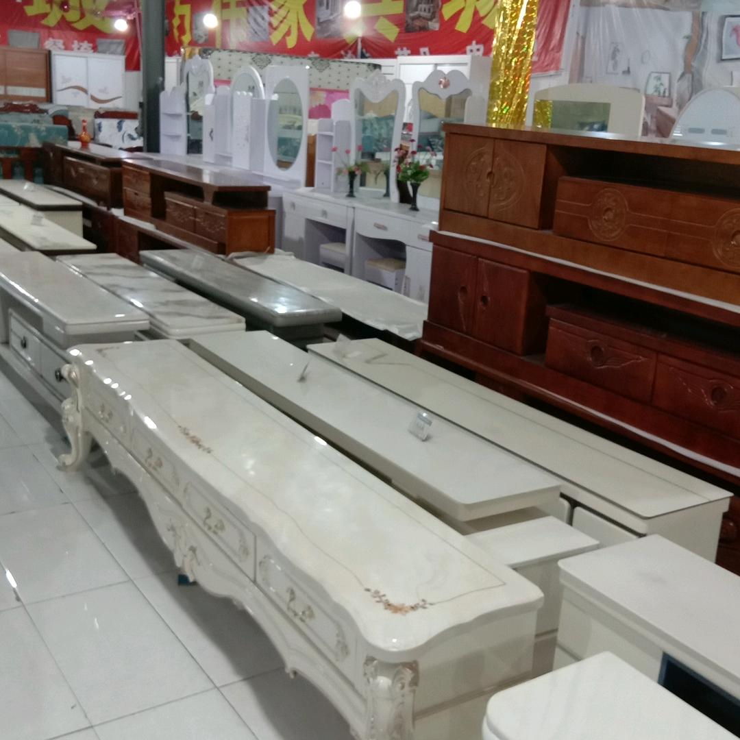 老辛寨方伟家具城