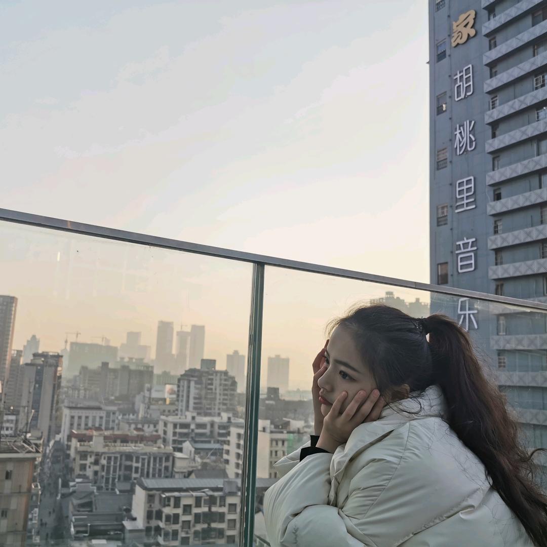 何薇羽