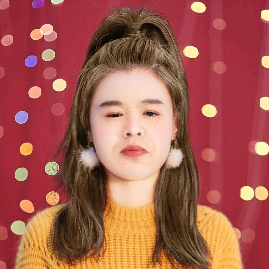 蛋定的小姑娘
