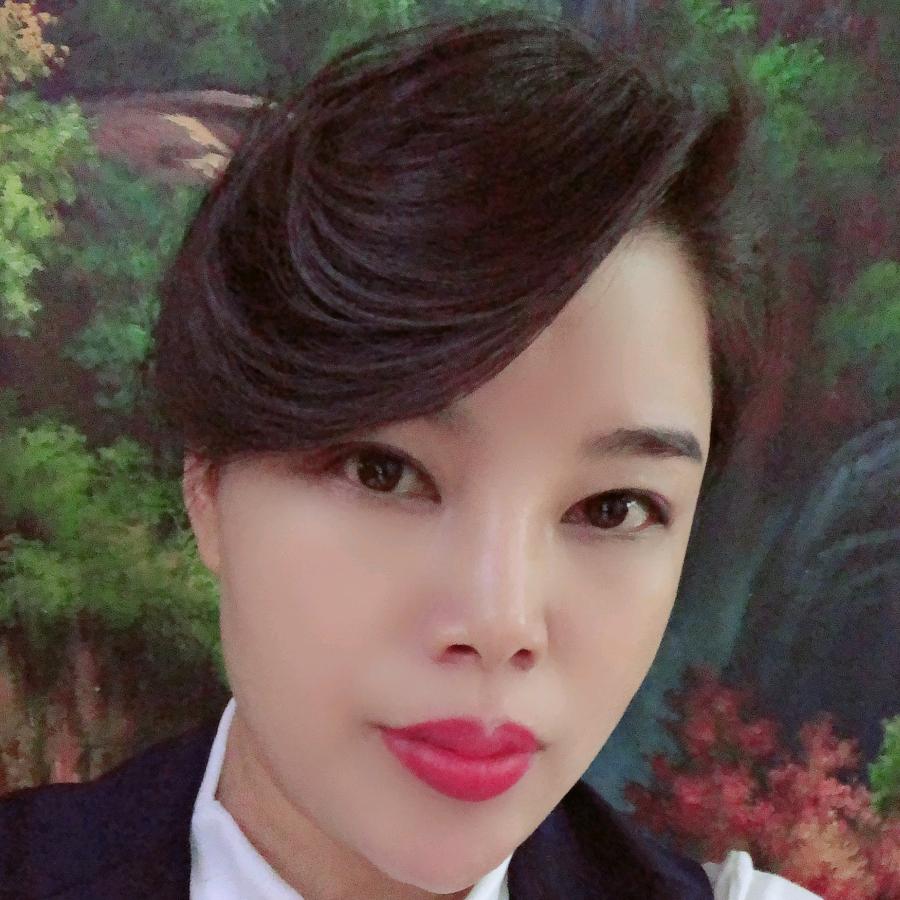 乐颜专业烫染发型设计店