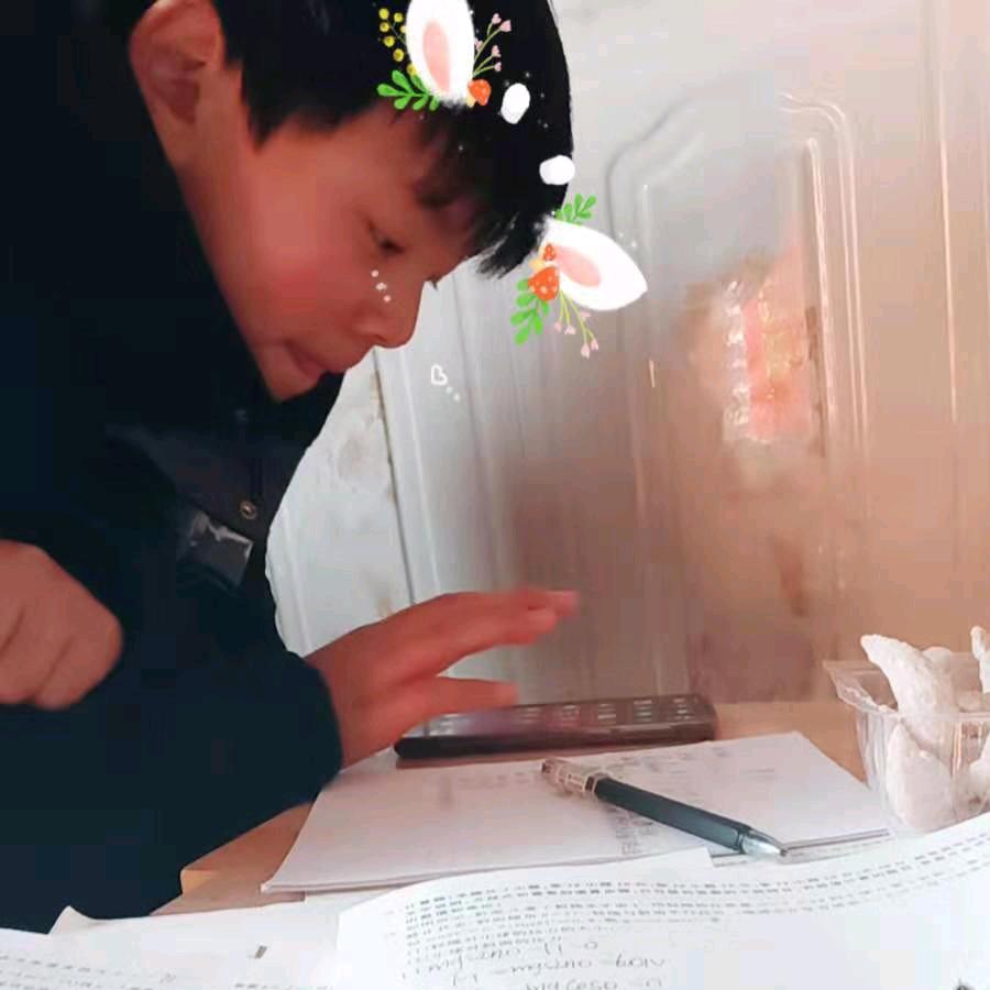 我是一个流浪的云彩，跟着风走