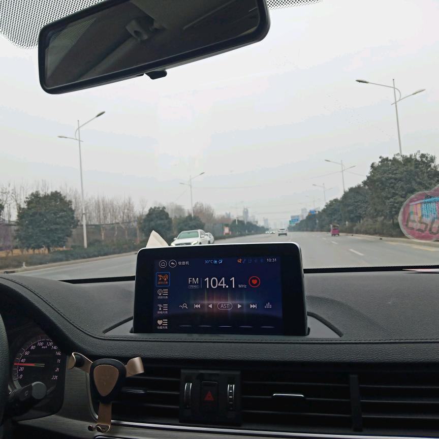 阳光下的小胖子