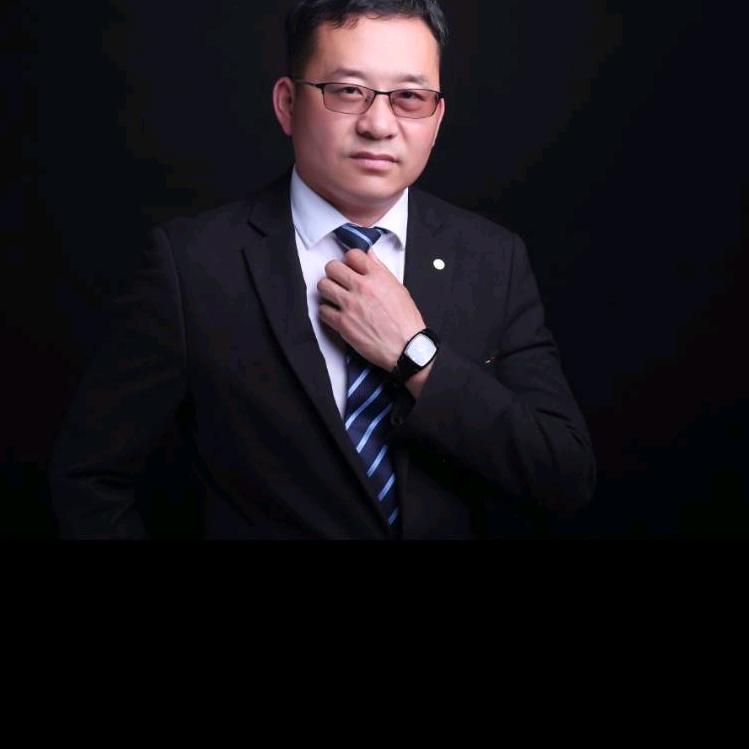 面带微笑的涛总