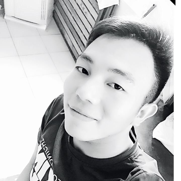 小🚬一叼、爱谁谁