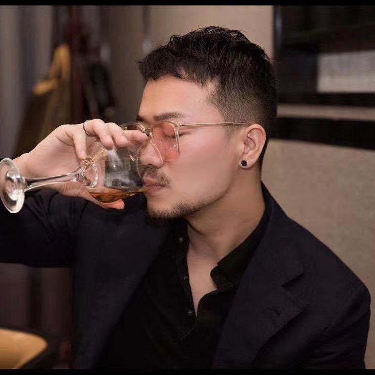美丽与酒