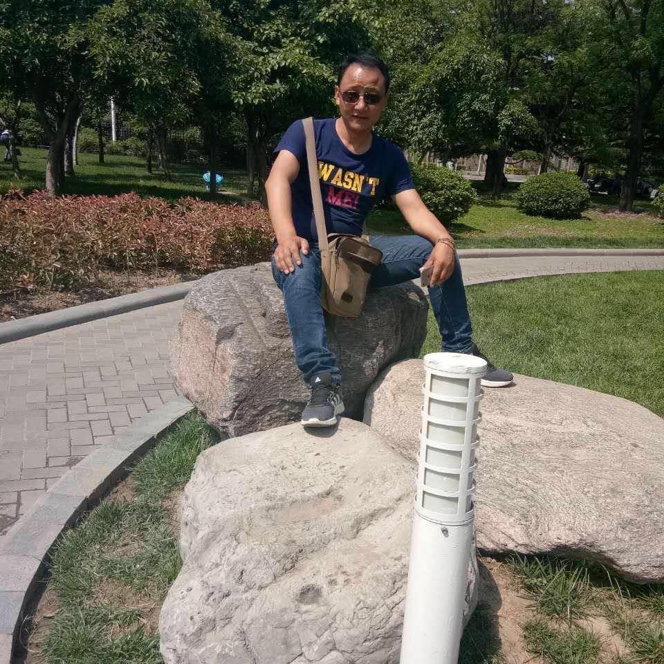 戈壁滩上的浪子