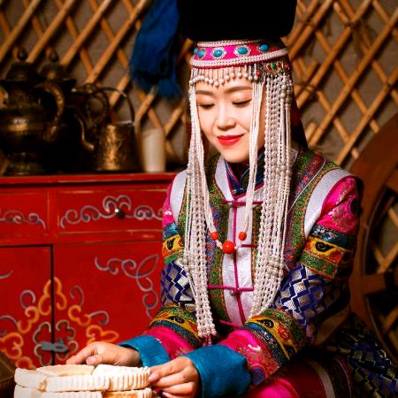 蒙汗缘民族服饰饰品餐具工艺品店