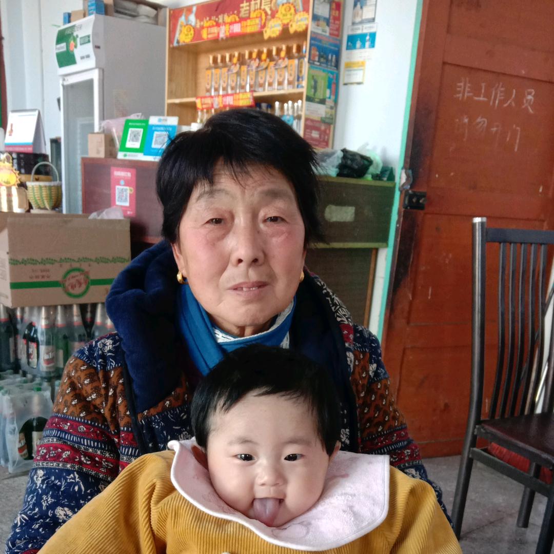 开心的婆婆
