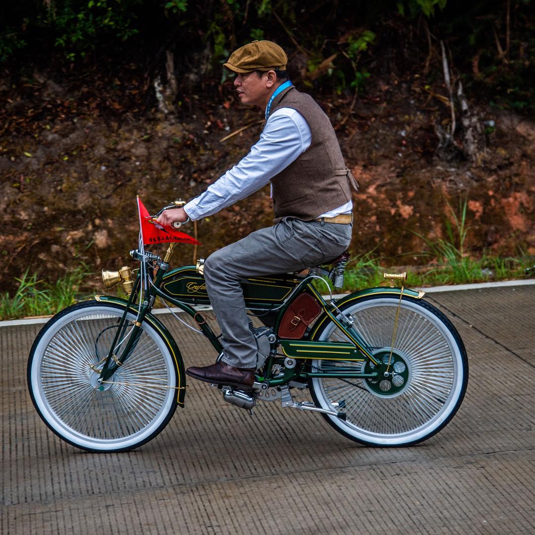 霸风复古机车社