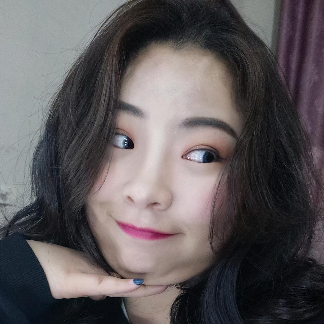 晓晓🌻（衣服在橱窗）