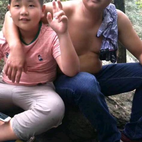 @伟