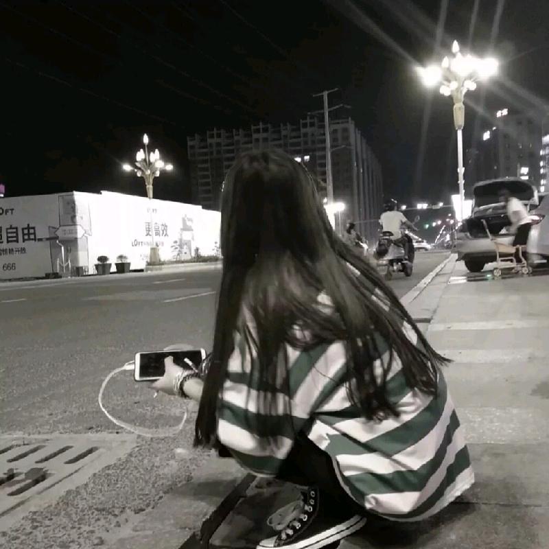 一萌二拽三霸气