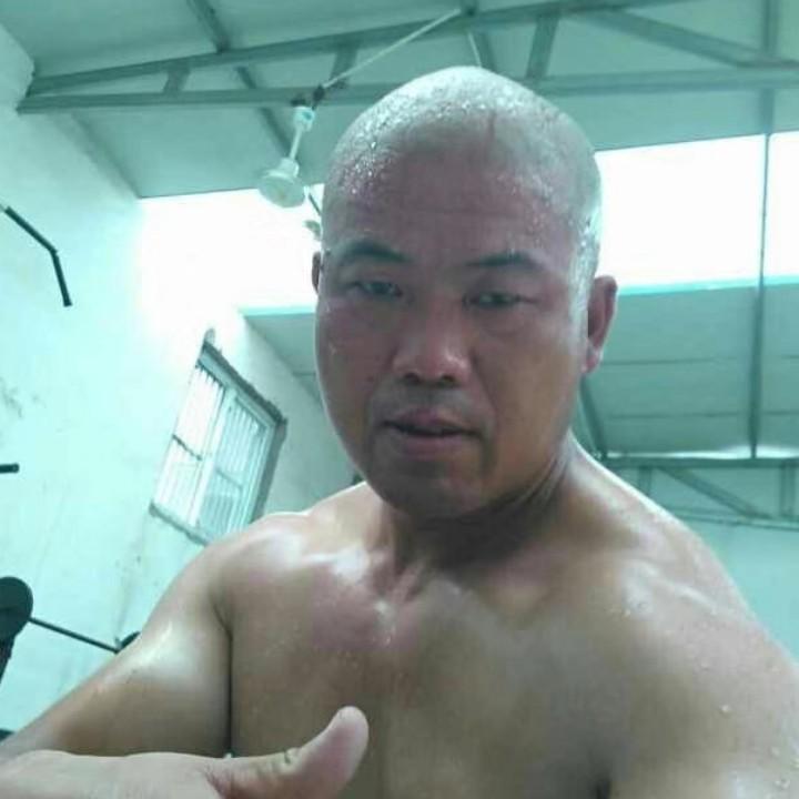 申寨夜市光头烧烤炸串