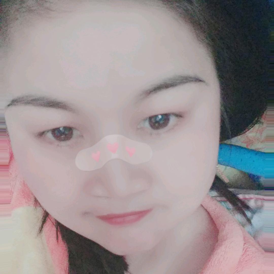 依依