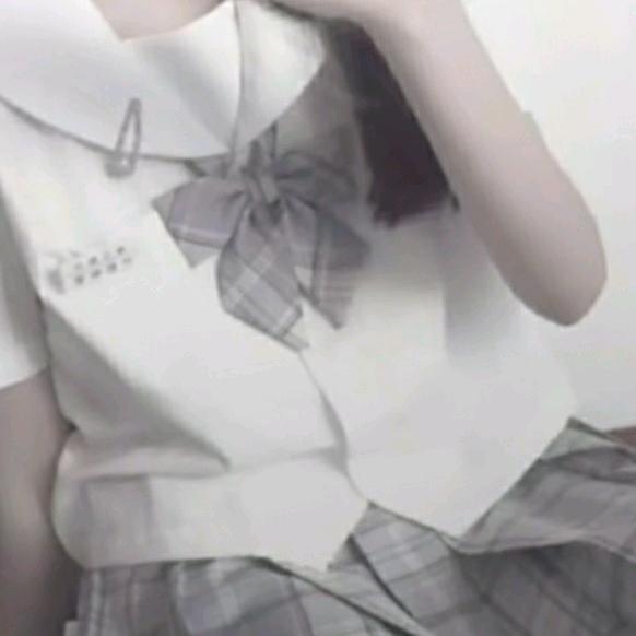 紫伊穿搭