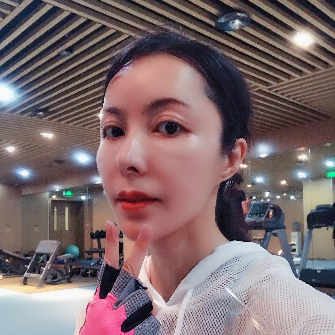 金春萍 不褪色的金子