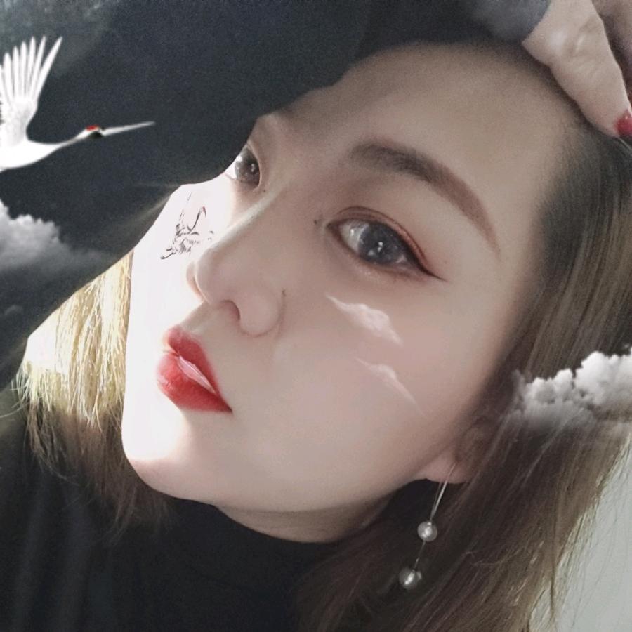 爱👉米姐👈没坎坷