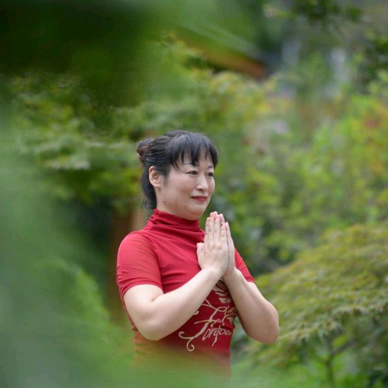 怡然瑜伽—灵灵