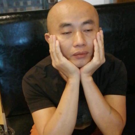 幸福阳（阿伦）养猪的人