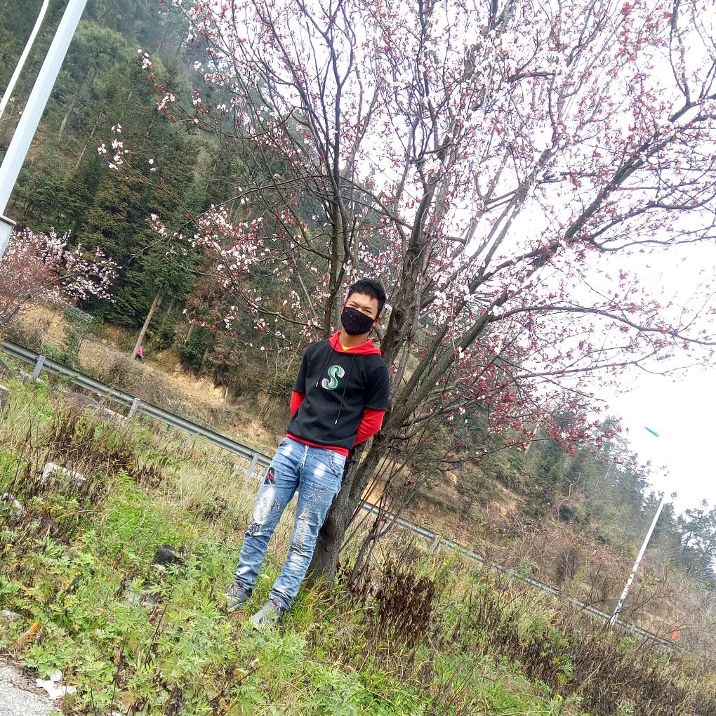 单身小哥哥：农村小伙没有女朋友陪伴：姓魏