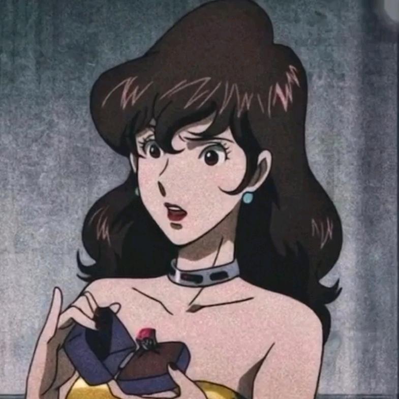 悬崖上的女人