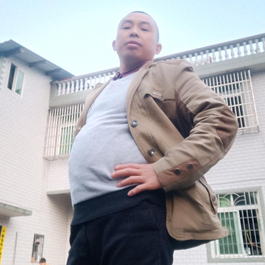 罗开权砌砖