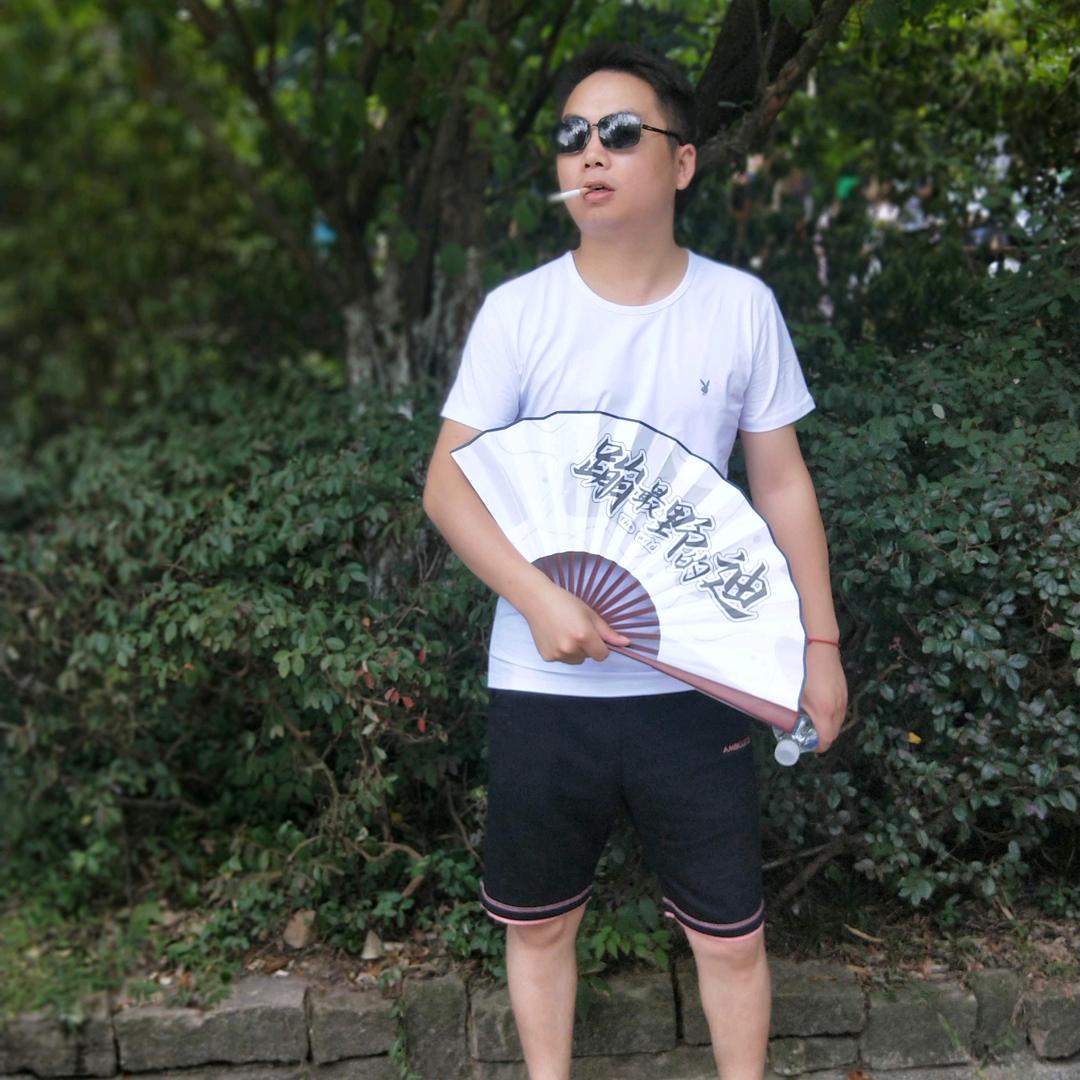 袖口太大一眼看到黑