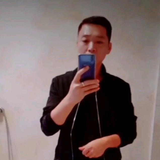 芳灿