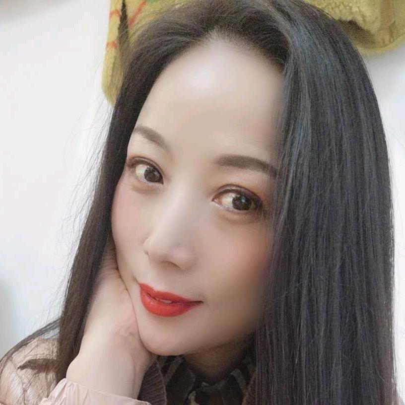 张莹服装